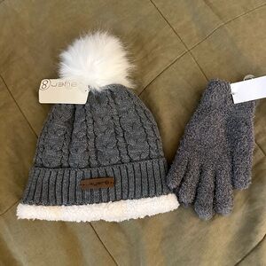 NWT HAT & GLOVES